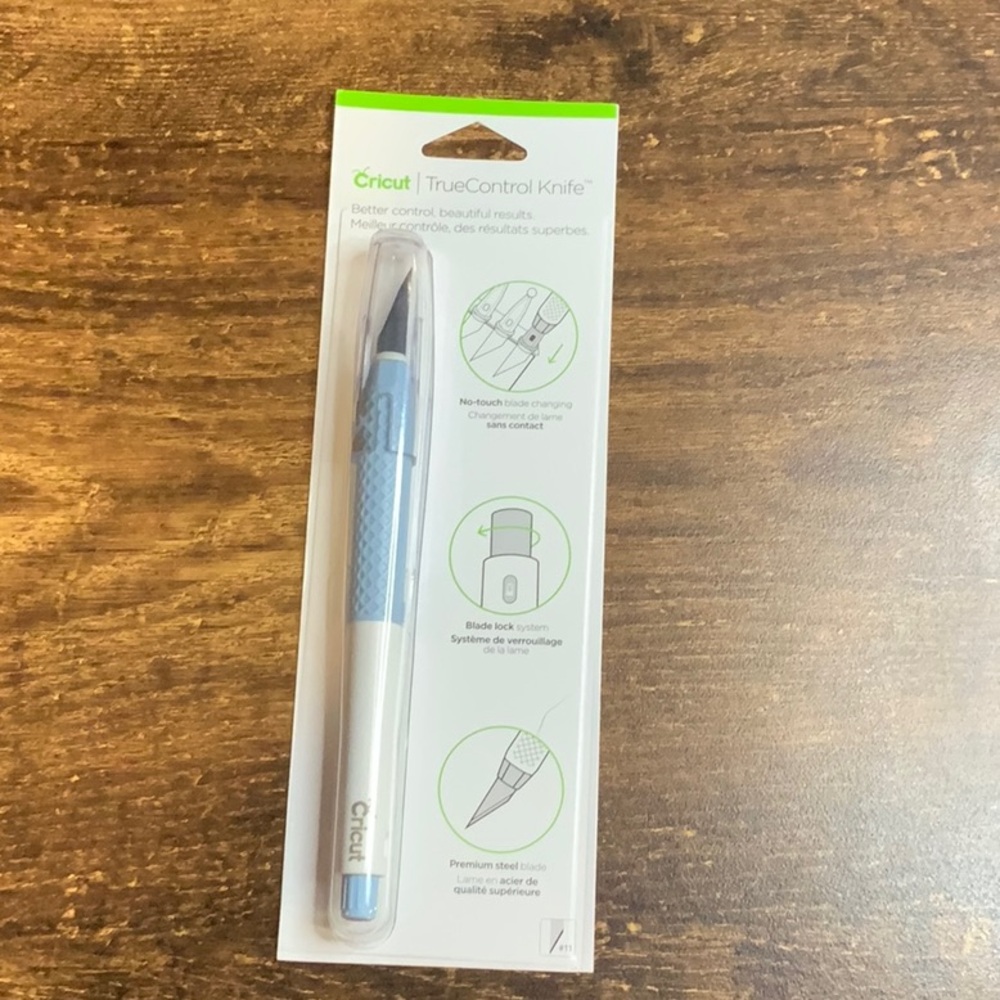 Cricut True Control craft knife (blue).